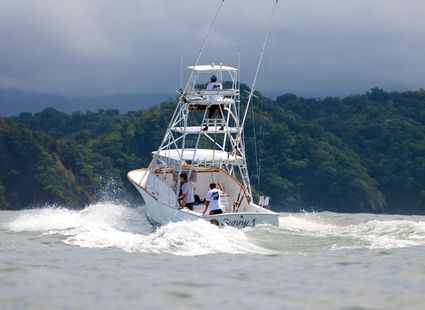 Things To Do 32′ Maverick Sunny One