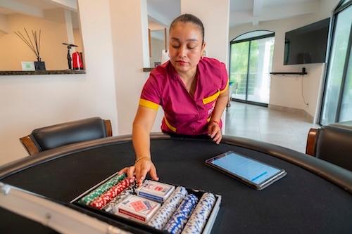 Stay in Costa Rica Personal encargado de la inspección y supervisión de un alojamiento vacacional de lujo en el complejo turístico Los Sueños