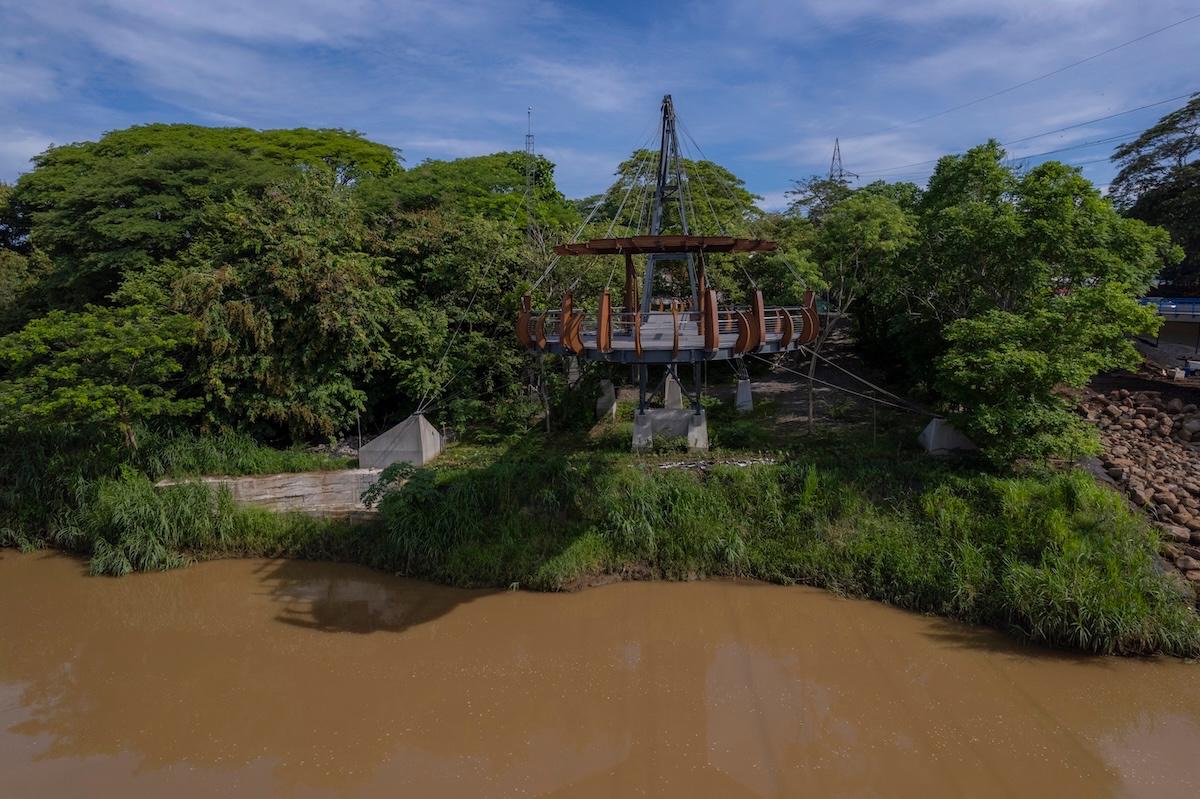 Tárcoles Bridge and Tárcoles River in Costa Rica