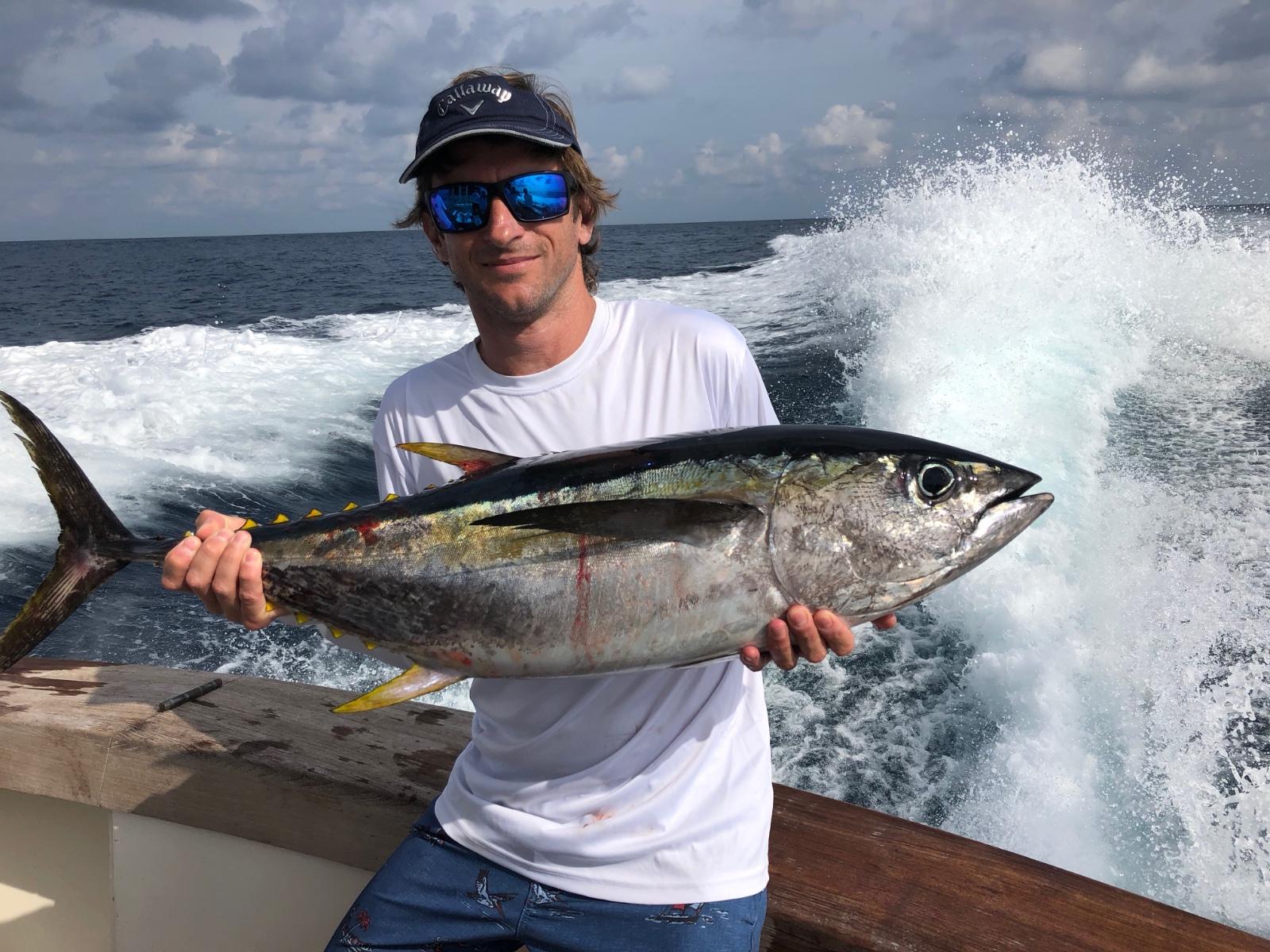 Yate de pesca deportiva «Ambition» con salida desde el puerto deportivo de Los Sueños, en Costa Rica